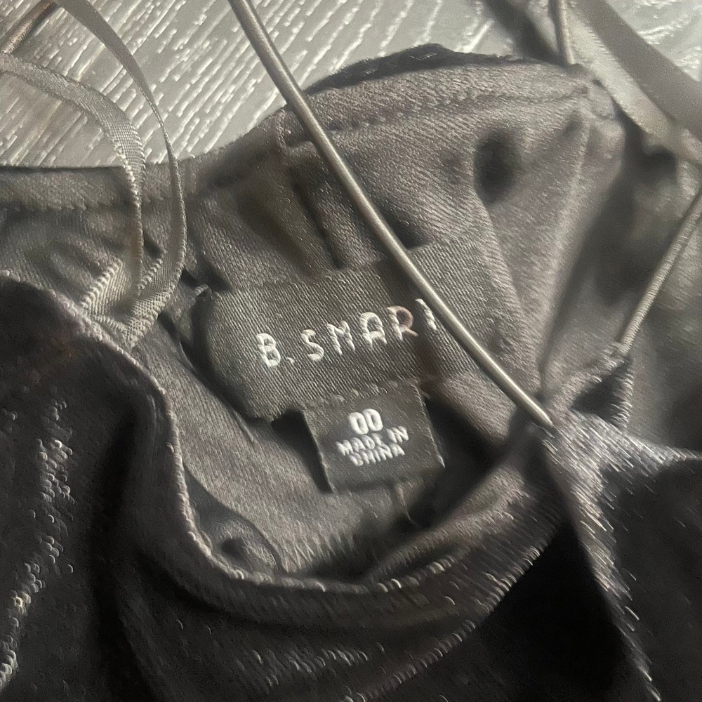 B. Smart Black Velvet Midi Dress Spaghetti Strap V-Neck Bodycon Size 00 NWT - Picture 2 of 2